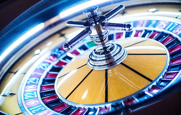 Habanero live-dealer table interface showing multiple camera angles and betting controls